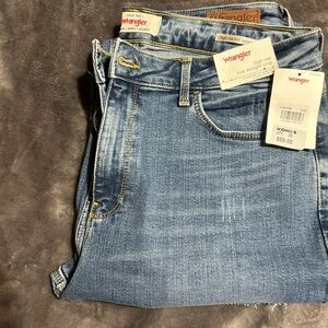 Wrangler Women's High Rise Light Blue Jeans